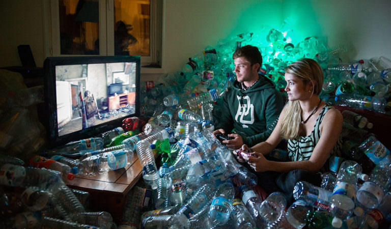 Photographer Stores Trash For 4 Years to Make A Point About Waste Hazrads