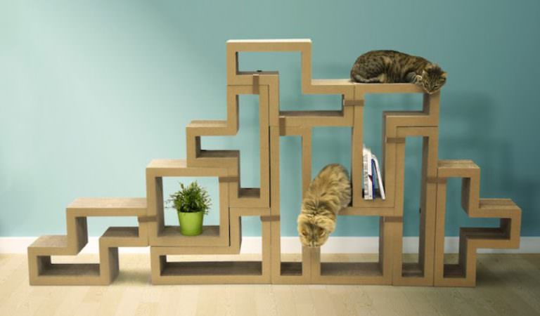 This Wooden Tower Lets Cats Enjoy Their Time