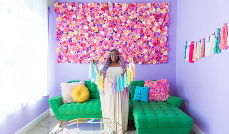 This Woman Has Most Colorful Life – Here is How