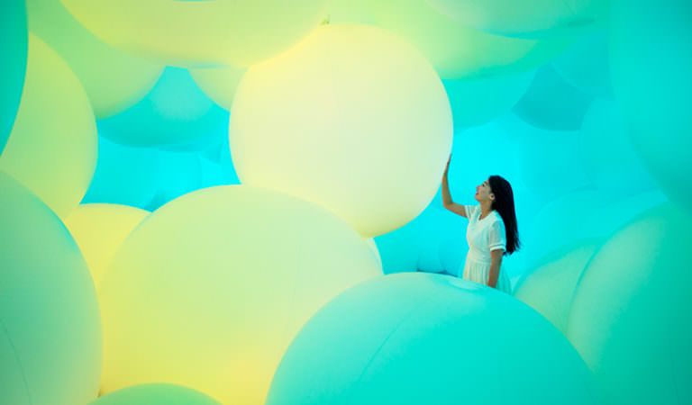 These Color-changing Floating spheres in Singapore Also Respond to Human Touch