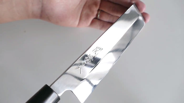 traditional japanese knife polishing 9 594a11aca5fc7 png 700