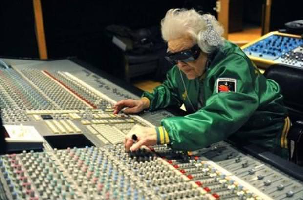 Dj Old Lady Funny Picture