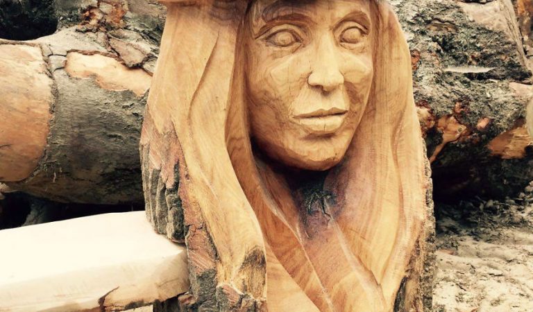 Romanian Artist Shows His Skills At Wood Carving, Turns Trees Into Beautiful Sculptures