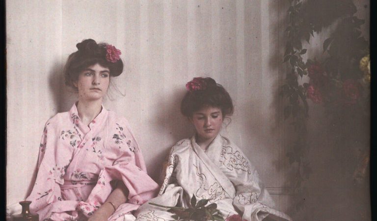 12 Old Colored Photographs, Showing The World 100 Years Ago